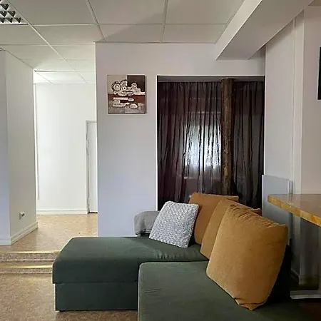 Renthouse Old Town 3 Bedroom Пайде